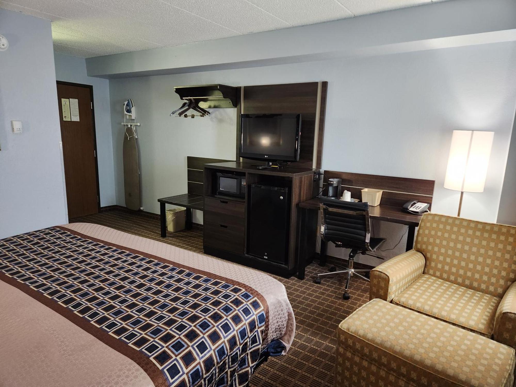 Stillwater Inn & Suites Exterior photo
